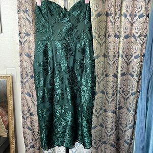 Lulus Hunter green lace embroidered dress